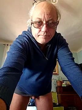 Snapshot of gianbragallini chatting on April 2026 01:28:01 PM gianbragallini online show from April 2026 01:28:01 PM