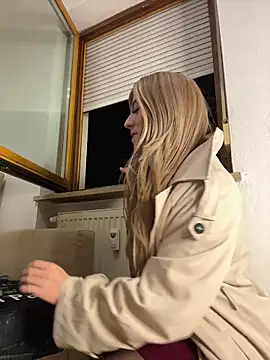 See my Boobs  online show from December 2025 06:01:02 PM