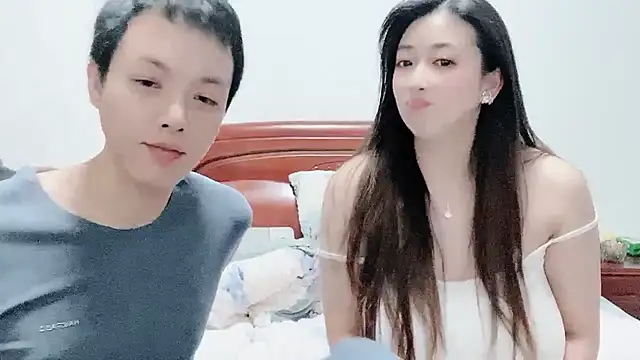 Snapshot of Lulu-y chatting on December 2024 02:32:01 PM Lulu-y online show from December 2024 02:32:01 PM