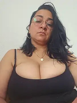 Snapshot of paulinaDiaz1 chatting on May 2026 12:55:01 PM paulinaDiaz1 online show from May 2026 12:55:01 PM