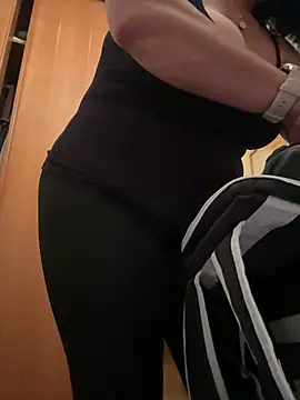 paulinaDiaz1 online show from February 2025 09:27:01 PM