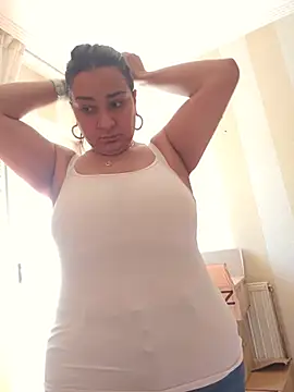 Snapshot of paulinaDiaz1 chatting on May 2026 08:46:01 AM paulinaDiaz1 online show from May 2026 08:46:01 AM