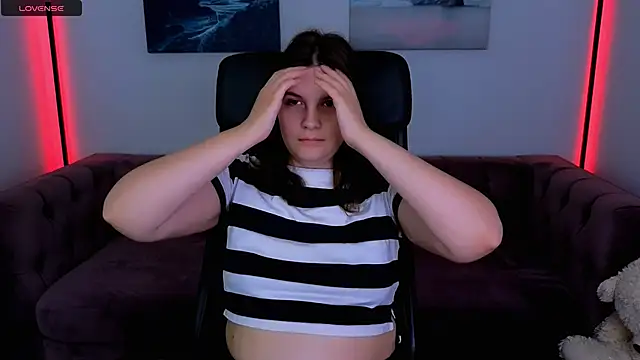 Ruyjin Choi online show from October 2025 10:50:02 AM