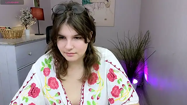 Ruyjin Choi online show from November 2025 10:51:03 AM