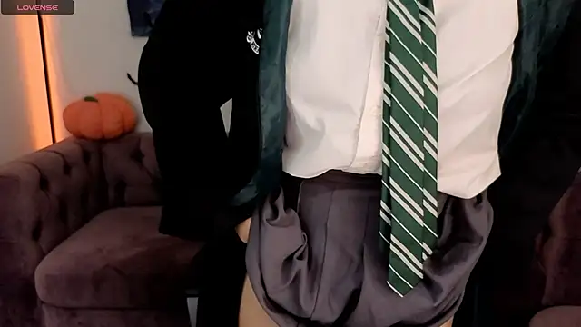 Ruyjin Choi online show from October 2025 11:20:01 AM