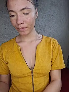 HelenHoltz online show from November 2025 06:23:01 PM