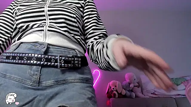 Snapshot of SweetieMollyy chatting on November 2025 09:36:02 AM SweetieMollyy online show from November 2025 09:36:02 AM