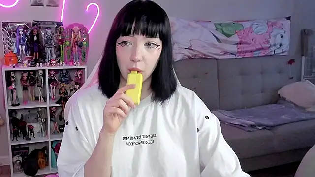 Snapshot of SweetieMollyy chatting on December 2025 10:03:02 AM SweetieMollyy online show from December 2025 10:03:02 AM