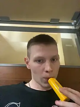 Snapshot of fameboyboo chatting on January 2025 03:01:02 PM fameboyboo online show from January 2025 03:01:02 PM