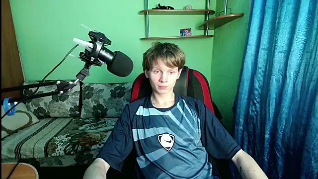 Snapshot of fameboyboo chatting on December 2025 09:48:01 PM fameboyboo online show from December 2025 09:48:01 PM