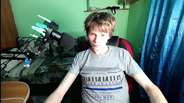 Snapshot of fameboyboo chatting on November 2025 03:22:02 PM fameboyboo online show from November 2025 03:22:02 PM