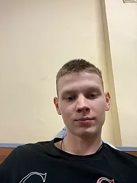 Snapshot of fameboyboo chatting on January 2025 07:02:02 PM fameboyboo online show from January 2025 07:02:02 PM