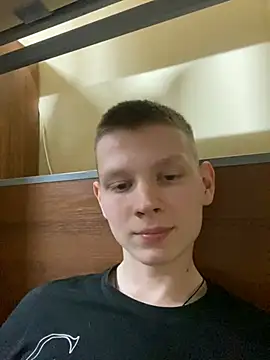 Snapshot of fameboyboo chatting on January 2025 07:18:02 PM fameboyboo online show from January 2025 07:18:02 PM