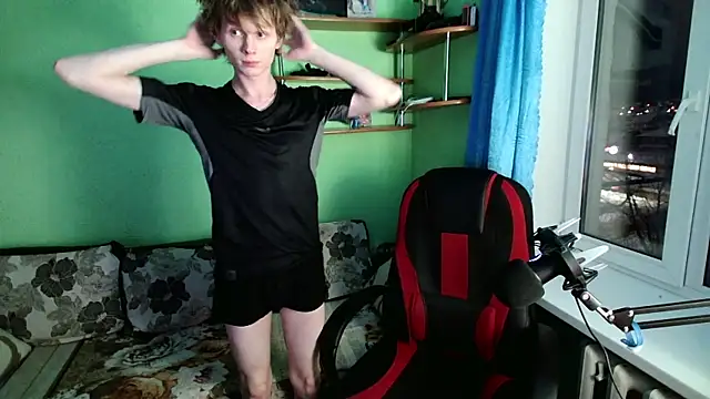 Snapshot of fameboyboo chatting on December 2025 02:43:02 PM fameboyboo online show from December 2025 02:43:02 PM