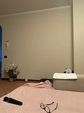 MichelleCara online show from November 2025 01:00:02 PM