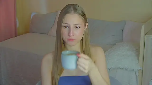 Snapshot of BritneyCruze chatting on November 2025 09:09:02 AM BritneyCruze online show from November 2025 09:09:02 AM