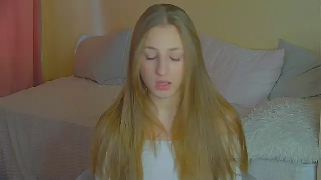 Snapshot of BritneyCruze chatting on November 2025 09:24:02 AM BritneyCruze online show from November 2025 09:24:02 AM