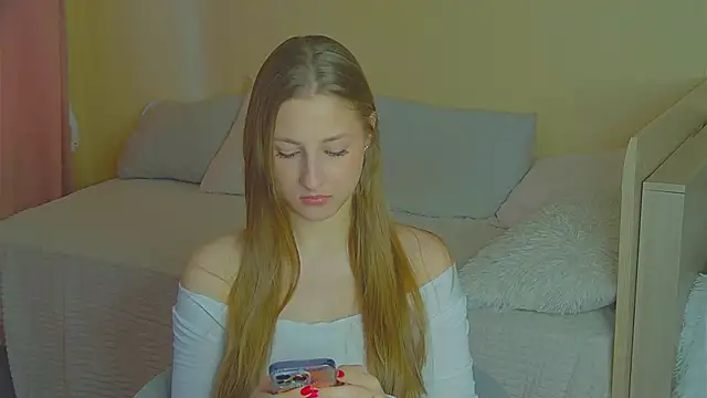 Snapshot of BritneyCruze chatting on December 2025 09:19:02 AM BritneyCruze online show from December 2025 09:19:02 AM