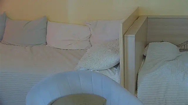 BritneyCruze online show from April 2026 10:00:02 AM