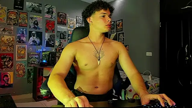 Snapshot of soy_ian_ chatting on December 2024 12:30:01 AM soy ian online show from December 2024 12:30:01 AM