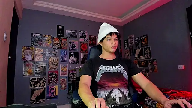 Snapshot of soy_ian_ chatting on December 2024 06:59:01 AM soy ian online show from December 2024 06:59:01 AM