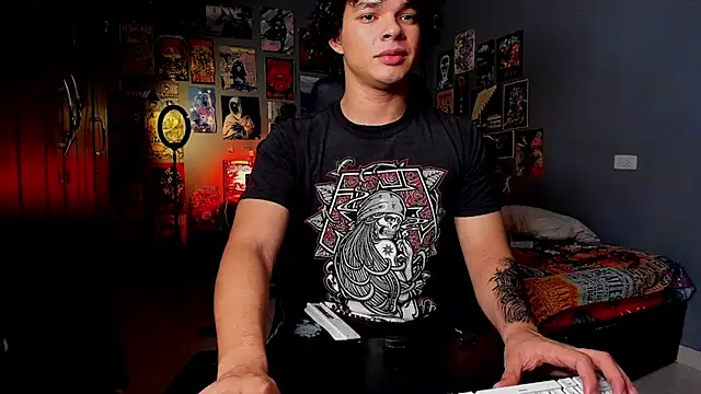 Snapshot of soy_ian_ chatting on March 2025 02:51:01 AM soy ian online show from March 2025 02:51:01 AM