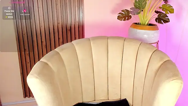 Snapshot of kenayfox chatting on February 2025 07:41:01 AM kenayfox online show from February 2025 07:41:01 AM