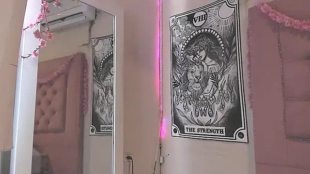 Snapshot of kenayfox chatting on February 2025 01:53:02 PM kenayfox online show from February 2025 01:53:02 PM