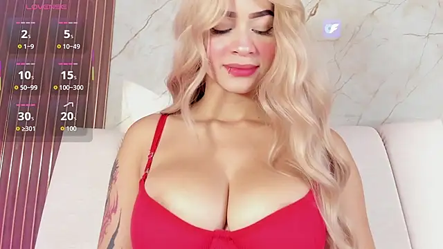 Snapshot of kenayfox chatting on February 2026 06:05:02 AM kenayfox online show from February 2026 06:05:02 AM