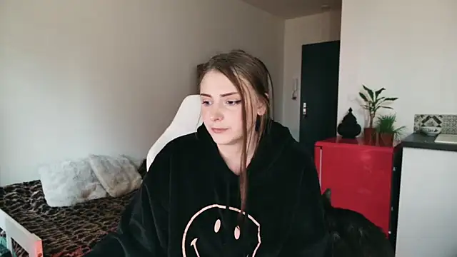Snapshot of ce_leste__ chatting on May 2026 10:42:02 AM ce leste online show from May 2026 10:42:02 AM