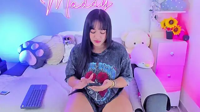 MaddyParisi online show from March 2025 05:13:02 AM