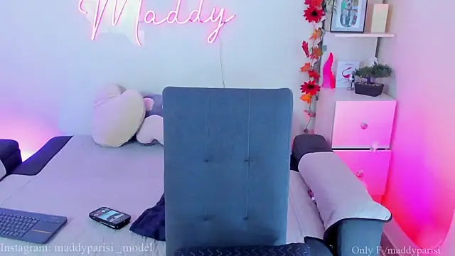 Snapshot of MaddyParisi chatting on May 2026 04:48:02 PM MaddyParisi online show from May 2026 04:48:02 PM