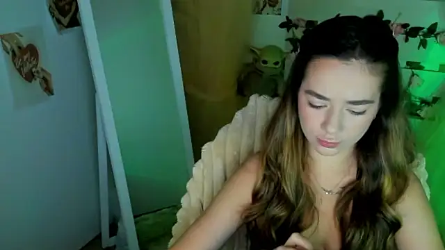 Snapshot of Bella_XO chatting on June 2026 06:23:02 AM Bella XO online show from June 2026 06:23:02 AM