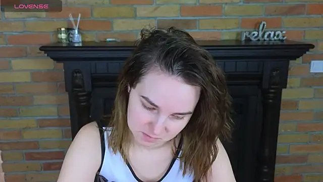 Ellie Sunset online show from April 2026 07:47:01 AM