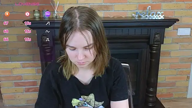 Snapshot of Ellie_Sunset chatting on June 2026 01:23:01 PM Ellie Sunset online show from June 2026 01:23:01 PM
