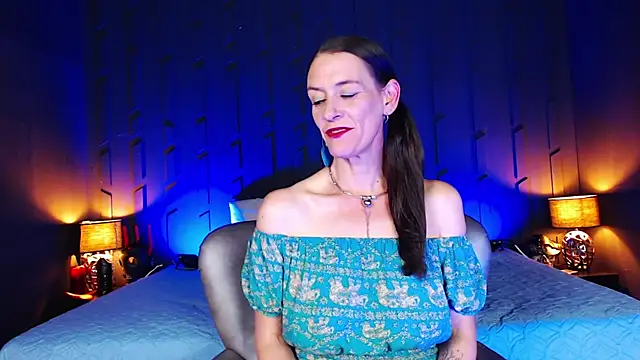 Snapshot of LeanaMature chatting on January 2025 02:46:01 PM LeanaMature online show from January 2025 02:46:01 PM