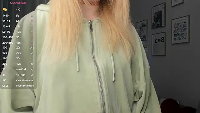 OdetteHarwick online show from November 2025 06:01:01 AM