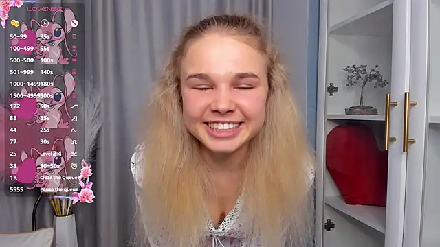 OdetteHarwick online show from September 2025 07:42:01 AM