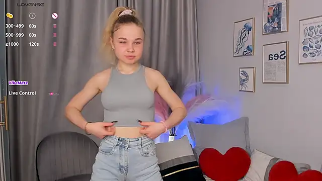 OdetteHarwick online show from October 2025 08:42:01 PM