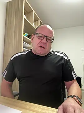 coupleLatinaLovers online show from January 2026 07:12:02 AM