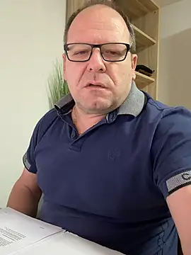 Snapshot of coupleLatinaLovers chatting on February 2025 05:52:02 AM coupleLatinaLovers online show from February 2025 05:52:02 AM