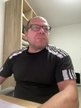 coupleLatinaLovers online show from October 2025 05:50:01 AM