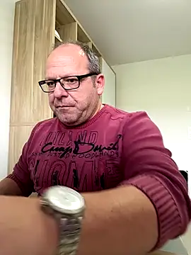 coupleLatinaLovers online show from October 2025 11:31:02 AM