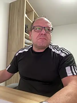 coupleLatinaLovers online show from October 2025 06:21:02 AM