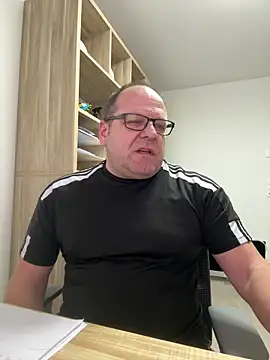 coupleLatinaLovers online show from January 2026 08:18:01 AM