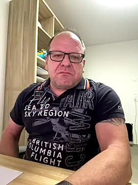 coupleLatinaLovers online show from January 2026 06:41:02 AM