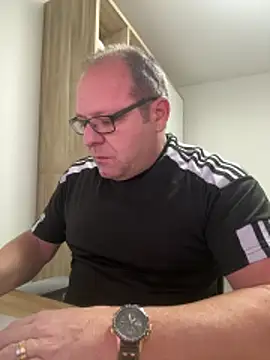 coupleLatinaLovers online show from January 2026 06:29:02 AM