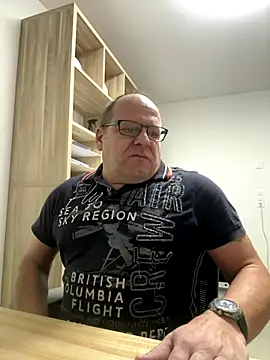 coupleLatinaLovers online show from November 2025 06:57:01 AM