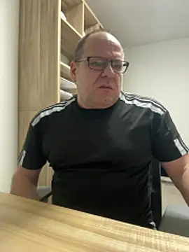 coupleLatinaLovers online show from February 2026 06:14:02 AM