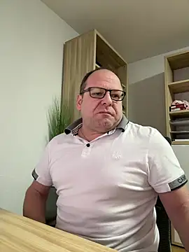 Snapshot of coupleLatinaLovers chatting on February 2025 05:18:02 AM coupleLatinaLovers online show from February 2025 05:18:02 AM